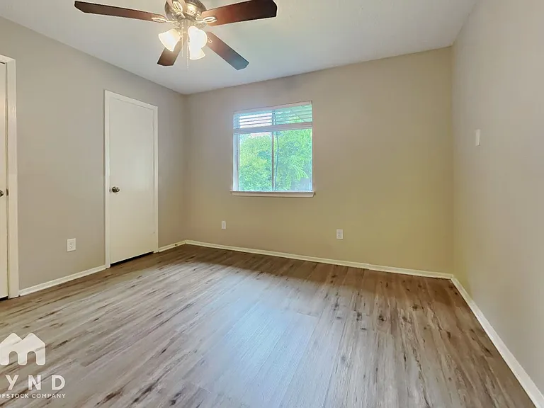 3218 Sedgeborough Cir — Photo 11