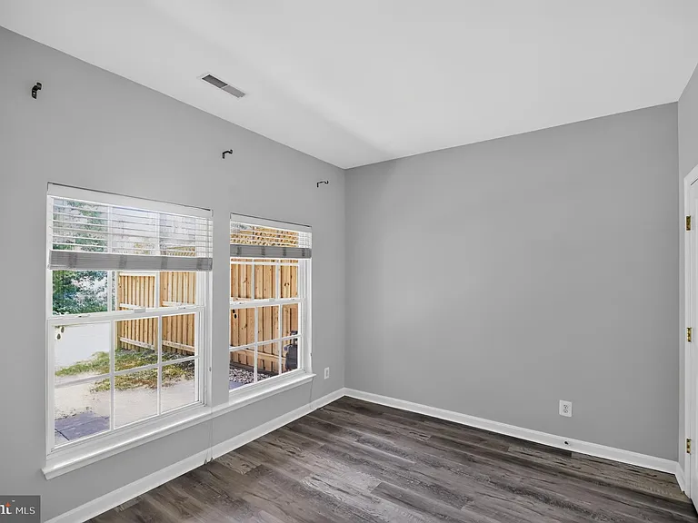 43278 Sunderleigh Sq — Photo 35