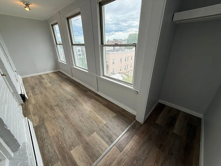 39 Harmon St #4E — Photo 9