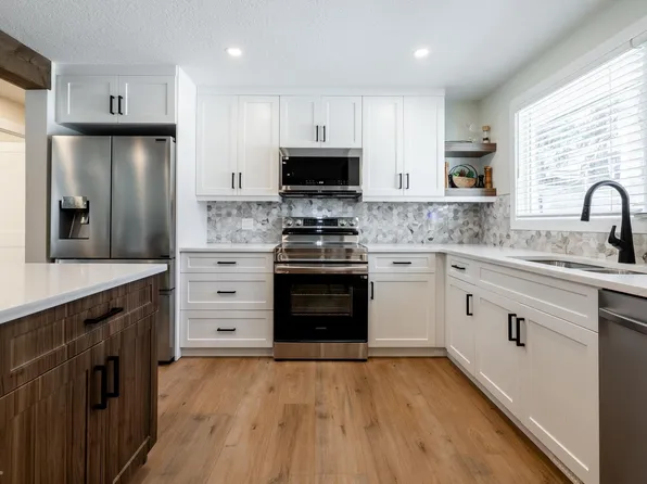 17 Spruce Cres, Saint Albert, AB T8N 0H4