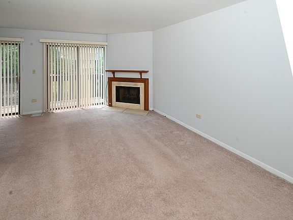 4th image of 861 Cross Creek Dr #2B