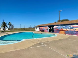 976 Bayview Dr, Palacios, TX 77465