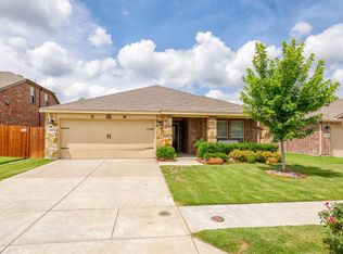 1200 Cheyenne Dr, Aubrey, TX 76227