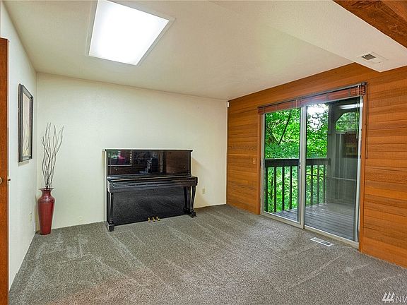 4th image of 18214 NE 179th St