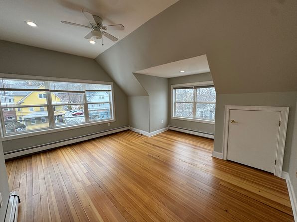 217 Park Rd FLOOR 3