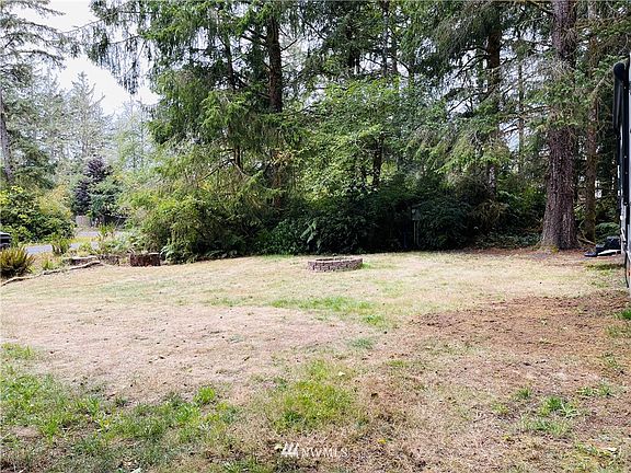 3rd image of 860 Discovery Ave SE