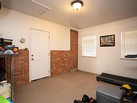 5th image of 1704 Floral Dr