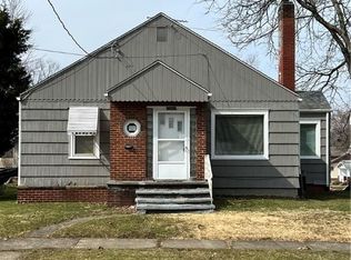 1986 9th St SW, Akron, OH 44314