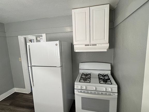 4th image of 142 W Valencia Dr
