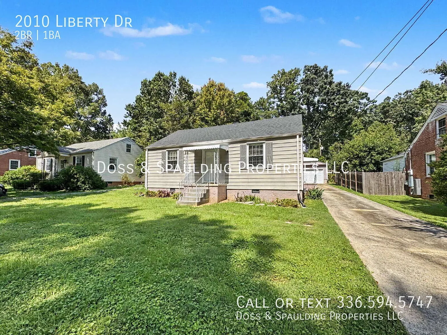 Charming 2BR/1BA Cottage in Fairfield Homes with Fireplace, Garage & Deck — Photo 3