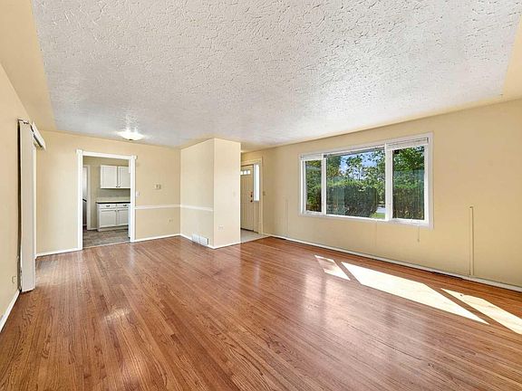 4th image of 4216 37th St
