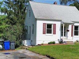 718 33rd St NE, Cedar Rapids, IA 52402