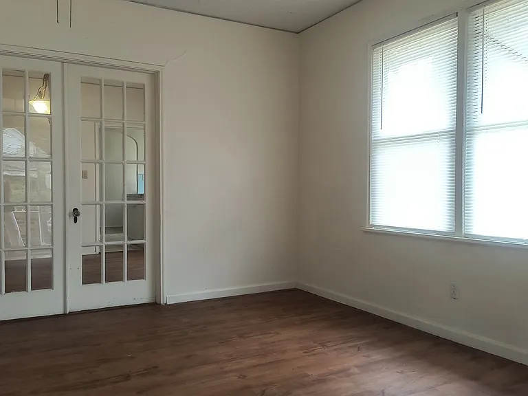 101 W 17th Ave — Photo 3