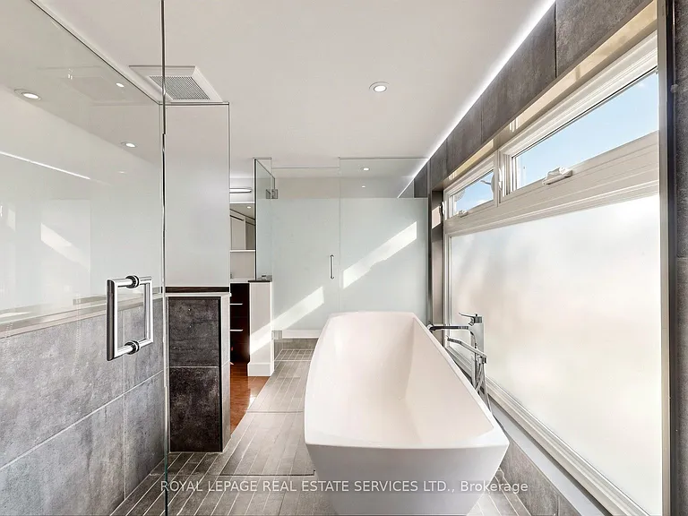 285 Bronte Rd — Photo 27
