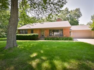 7633 N Van Dyke Rd, Fox Pt, WI 53217