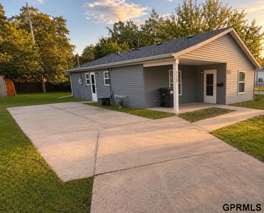 3725 Erskine St, Omaha, NE, 68111