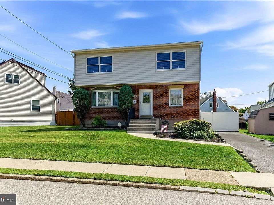 1st image of 726 Brooke Cir