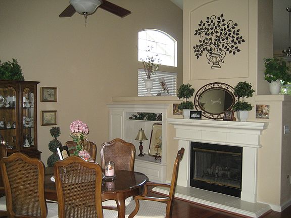 5th image of 2837 E Emerald Ave