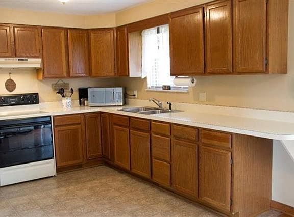 3rd image of 135 Cedar Dr