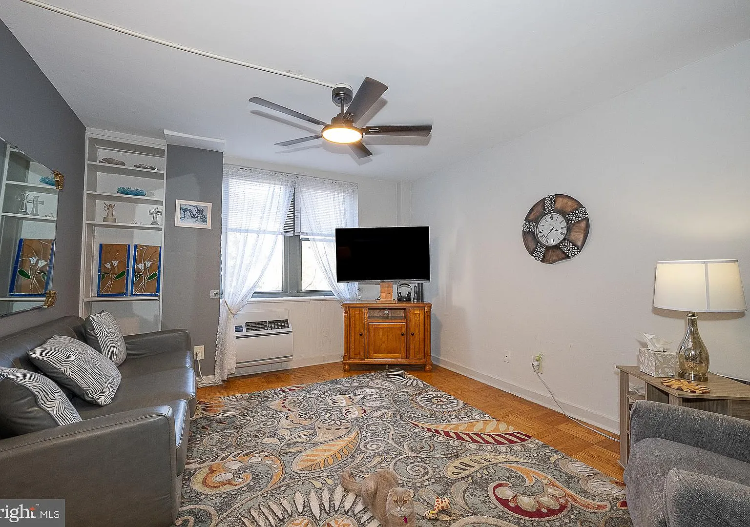 2 bed, 1.0 bath, 972 sqft, $2,300 — Photo 3