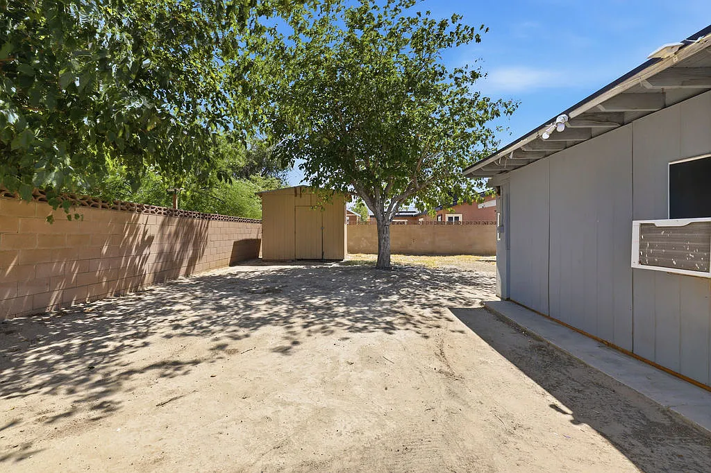 3 bed, 1204 sqft, $2,400 — Photo 3