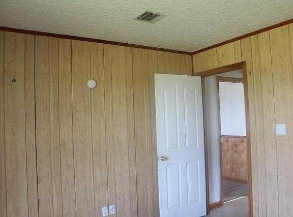 "638WisdomRdInterior.jpg"