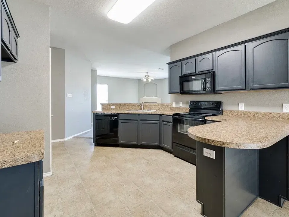 2313 Parkview Dr