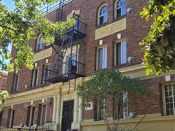 2nd image of 233 N Kenmore Ave #9d49fedd4