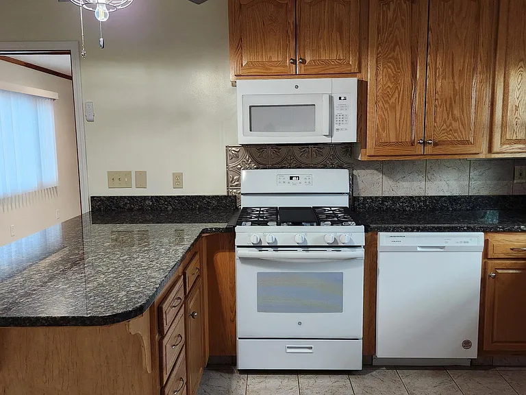 7 Bungalow Bay Blvd — Photo 7