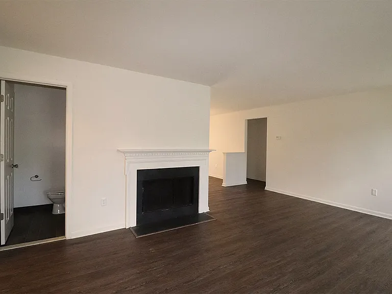 Hamilton Park Apartments — Photo 18