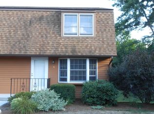 51 1/2 Hatfield St APT 16, Northampton, MA 01060