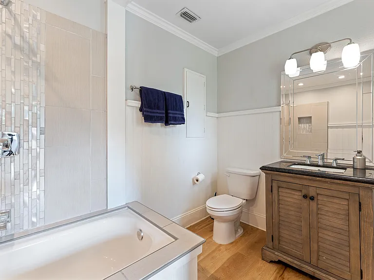 1843 Lincoln Dr — Photo 8