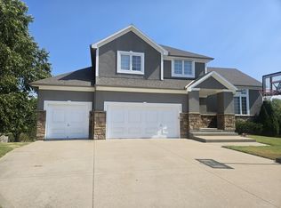 7601 Pheasant Ct, Kansas City, MO 64139