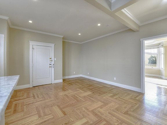 3rd image of 2120 California St APT 14