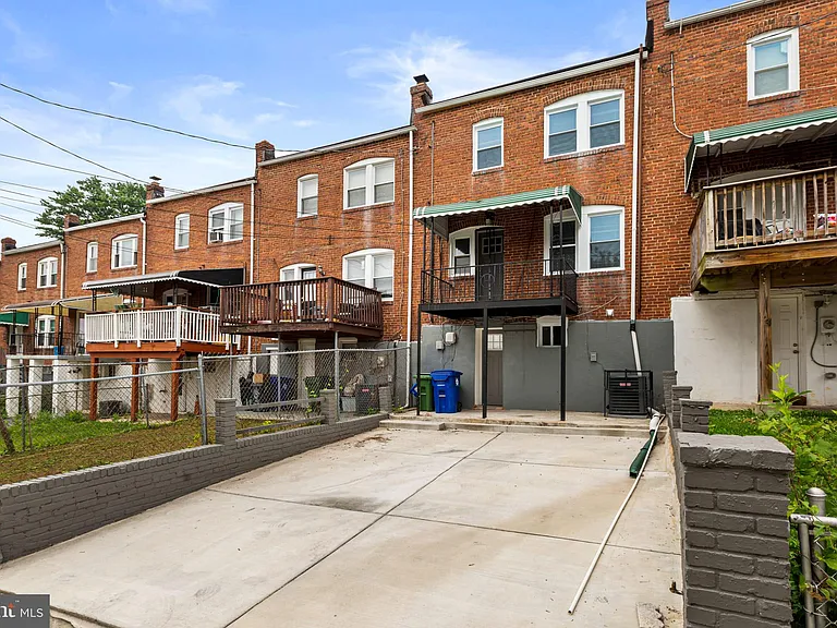 1015 Lyndhurst St — Photo 34