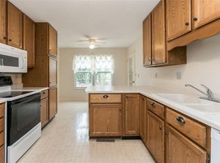 3920 Glass Rd NE APT A, Cedar Rapids, IA 52402