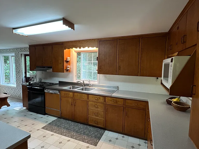 9910 Thwing Rd — Photo 41
