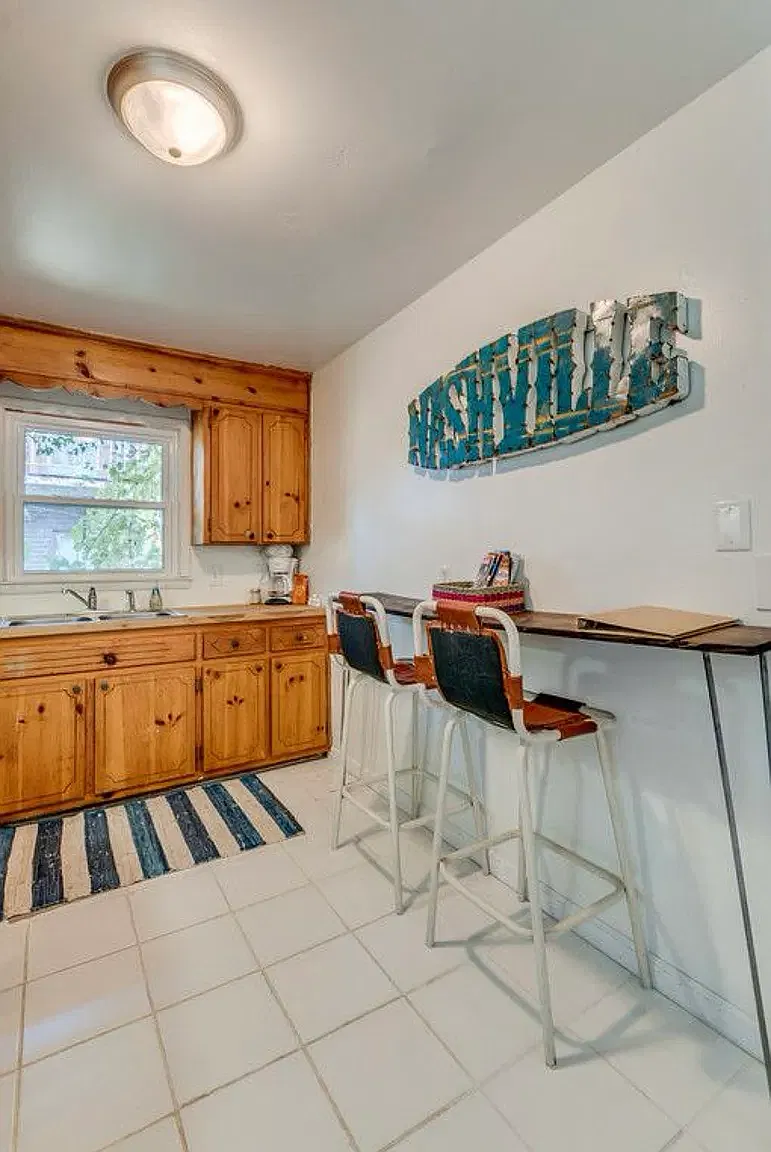 2 bed, 850 sqft, $1,800 — Photo 3