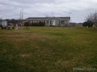 949 E Harrington Rd, Peck, MI 48466