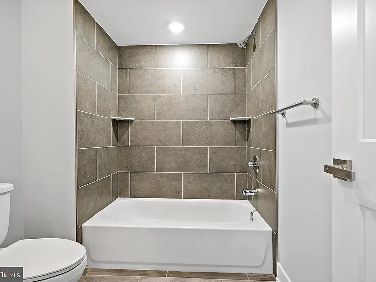 1533 N 2nd St #3B — Photo 2
