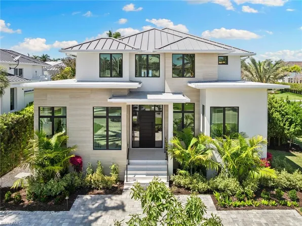 581 14th AVE S, NAPLES, FL 34102