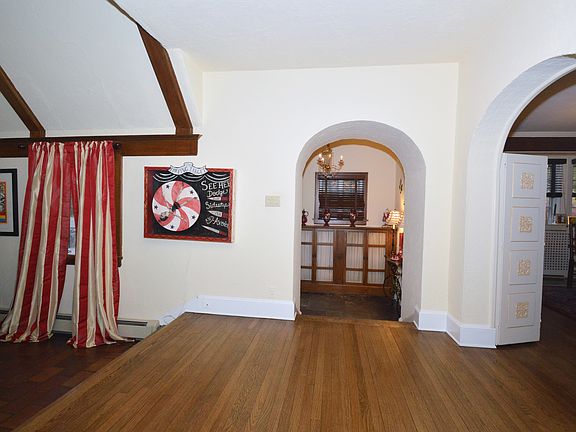 5th image of 10 Wensley Dr
