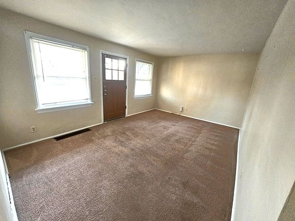 5th image of 729 Ferguson Ave