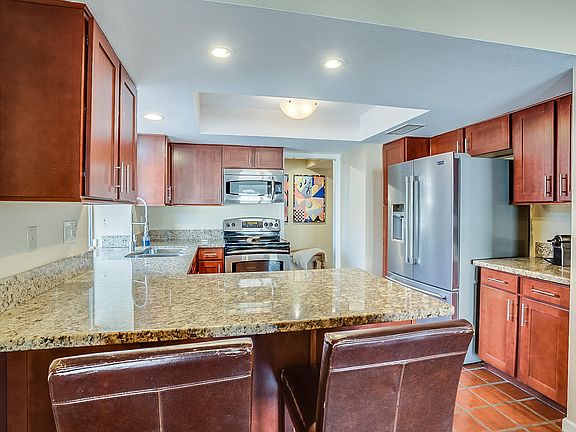 5th image of 1658 N El Camino Dr