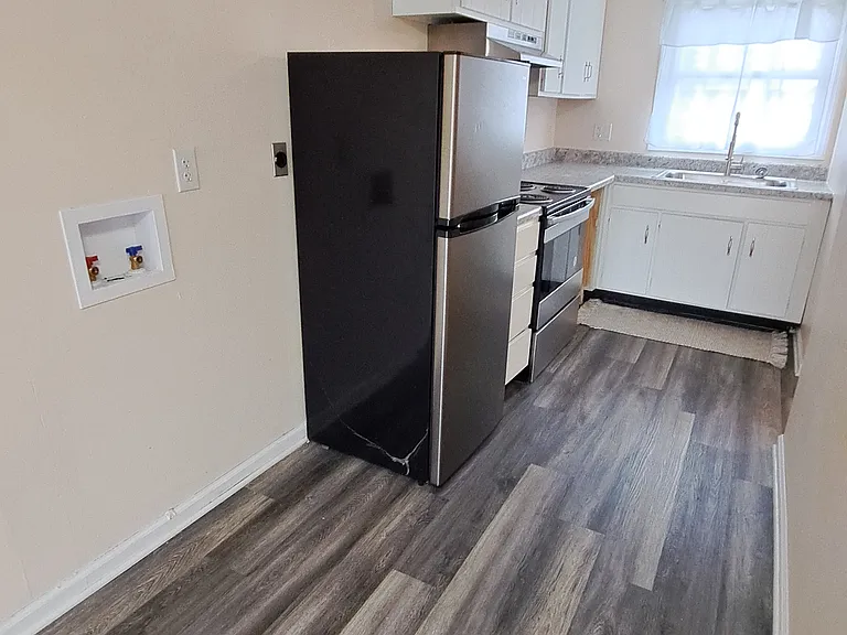 1602 Friendship Rd #H — Photo 2