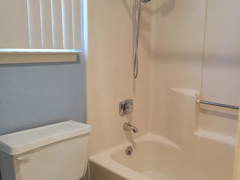 1229 Preswick Cir — Photo 16