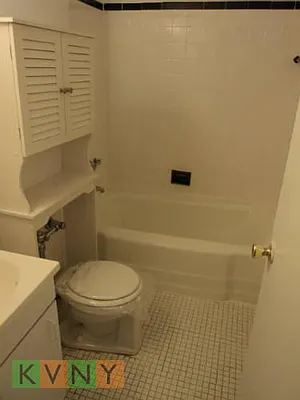 Rented by KVNY Soho | media 23