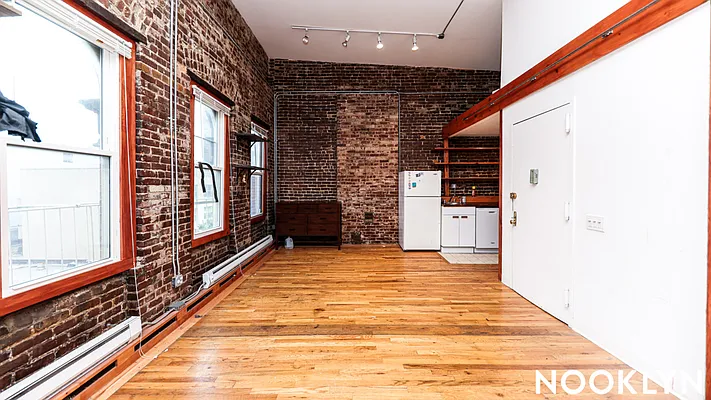 Rented by Nooklyn NYC LLC | media 21