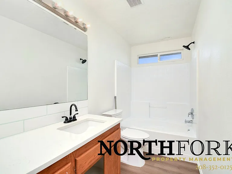 1322 E Grand Canyon St — Photo 14
