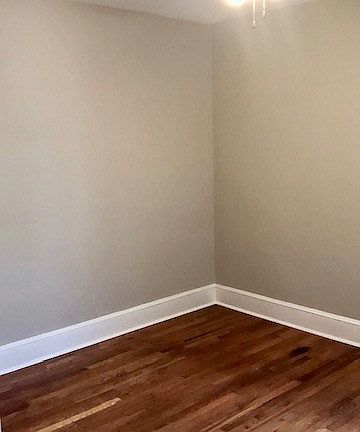 5th image of 219 Forest Ln